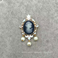 The New Hot Style High-End Pearl Diamond Tassel Empress Brooch